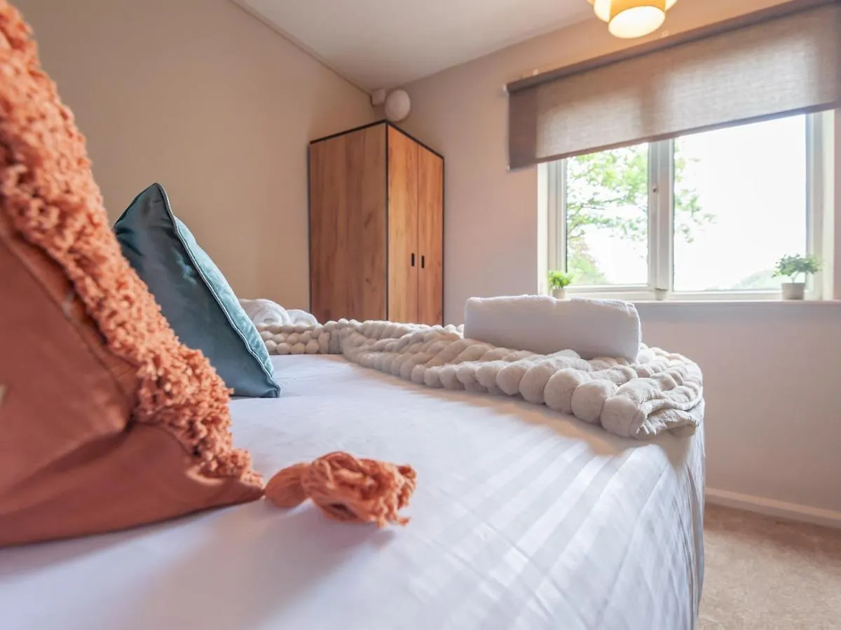 Apartment Pass The Keys Couples Haven On The Banks Of The River Aire Leeds